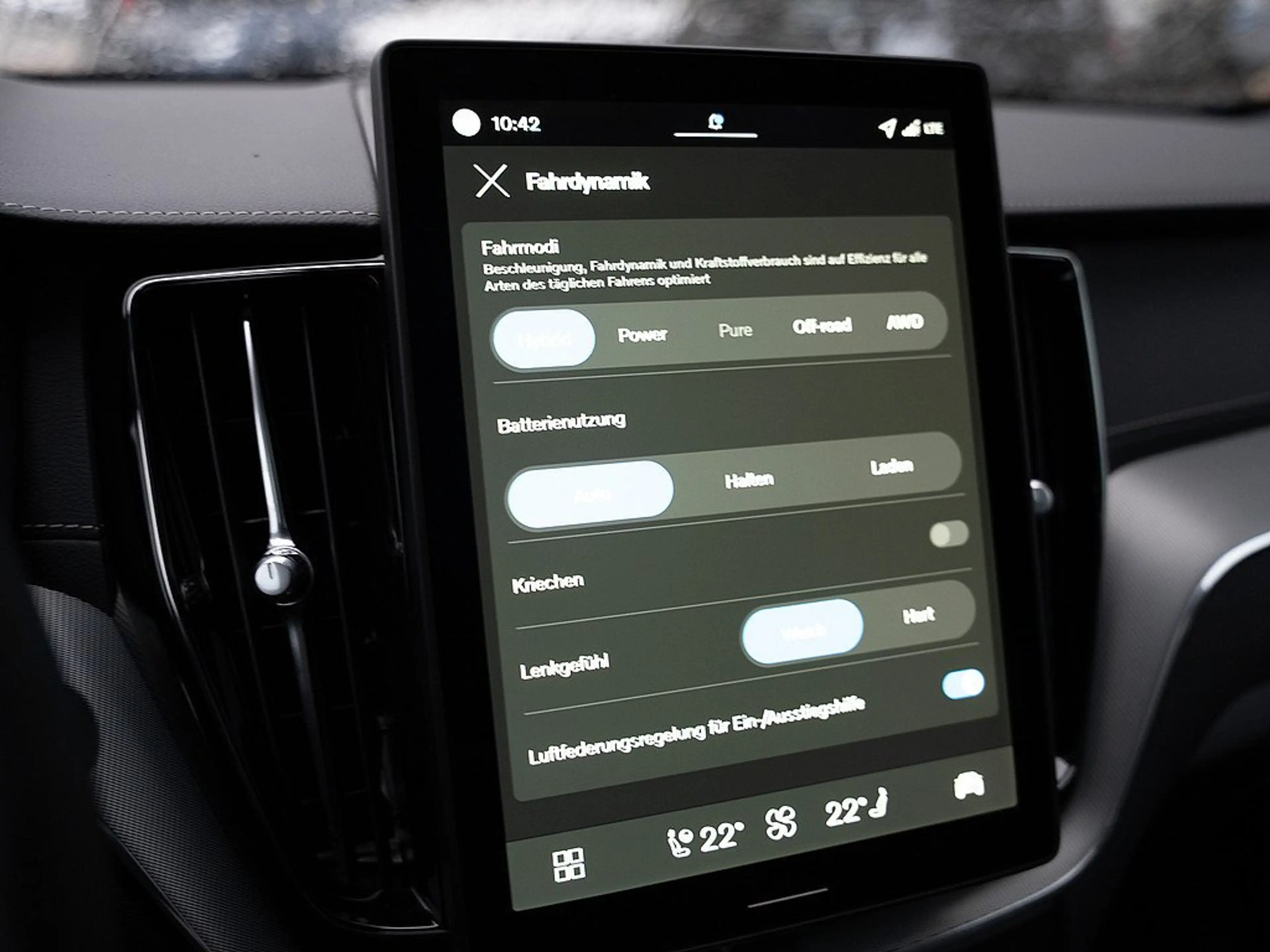 Volvo XC60 T8 Ultra Black Edition Recharge AWD HUD — photo 14
