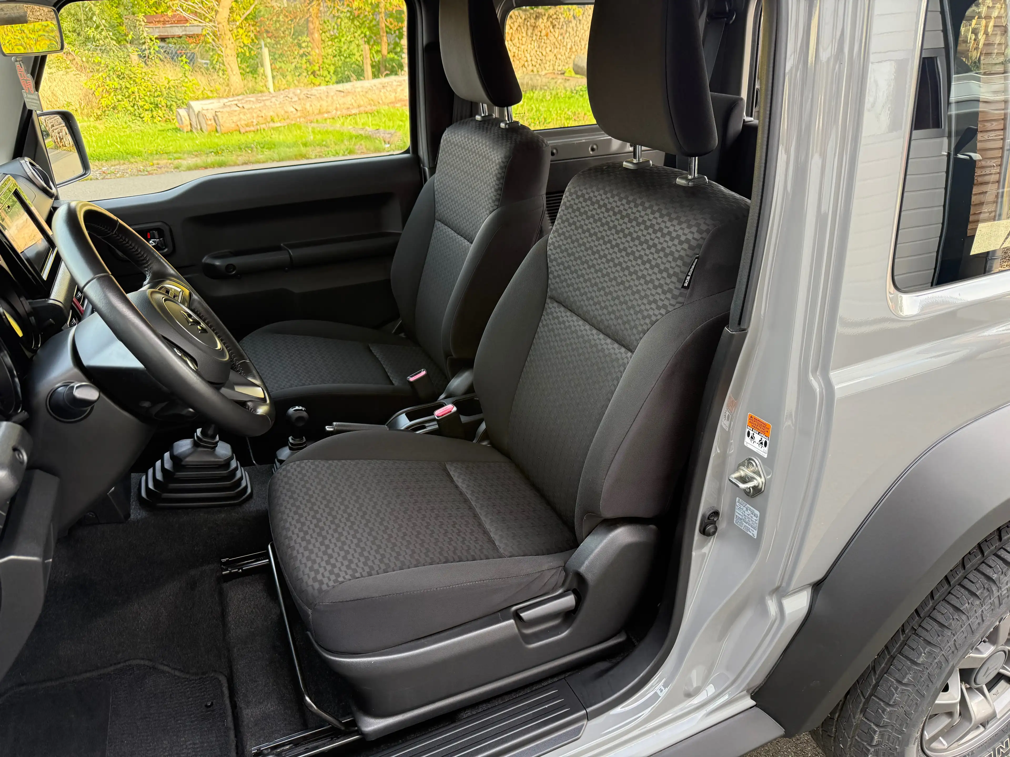Suzuki Jimny Jimny 1.5 ALLGRIP Comfort+ LED AHK 4x4 GJ 4 Sitze — photo 8