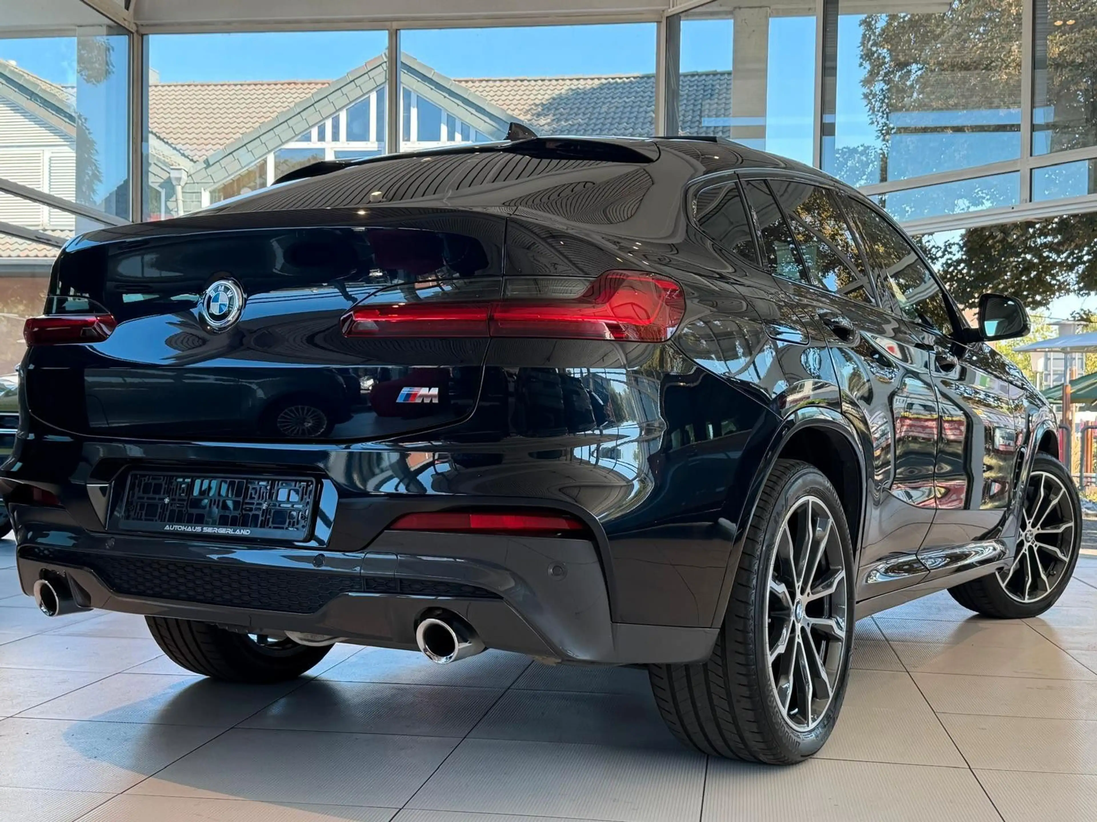 BMW X4 xDrive 30 d M Sport/AHK/LED Scheinw./1.Hand — photo 4