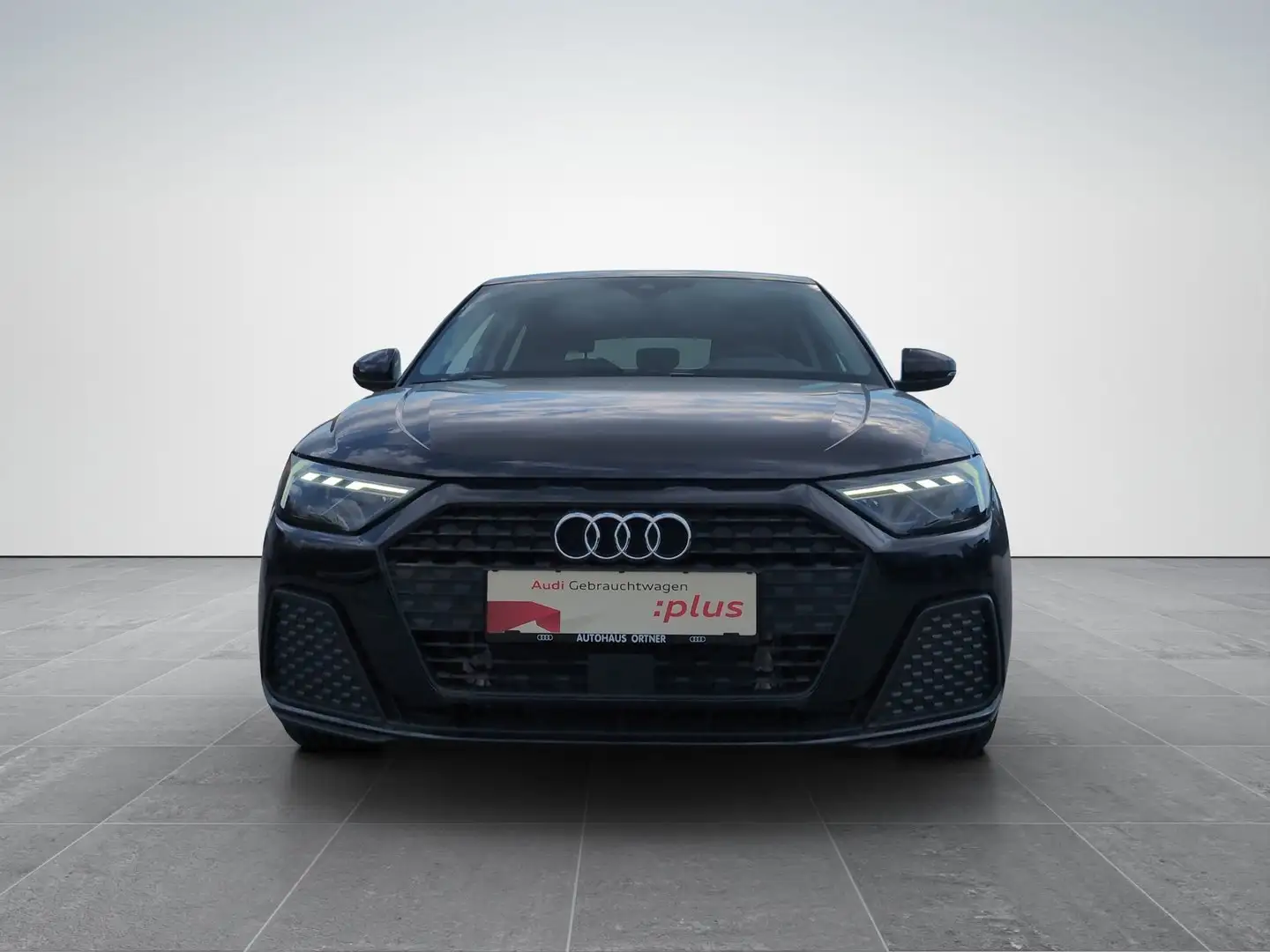 Audi A1 30 TFSI intense Schwarz - 2