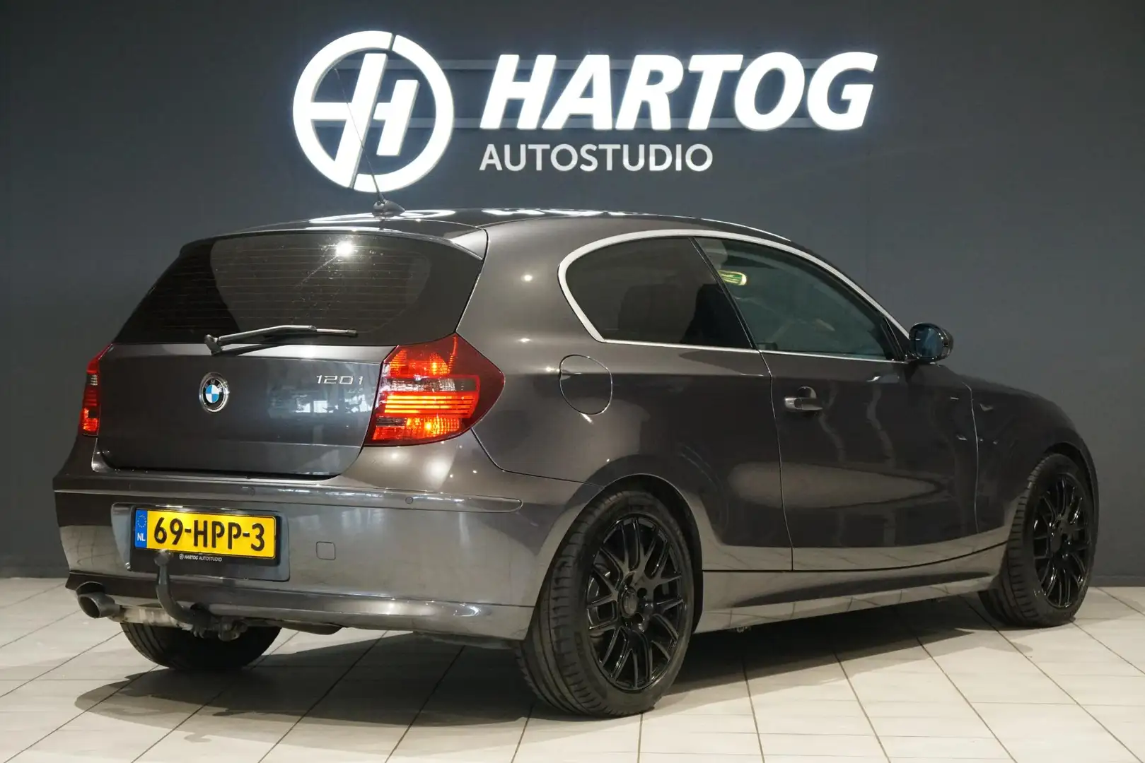 BMW 120 1-serie 120i Business Line 170PK + NAVI / TREKHAAK Grau - 2
