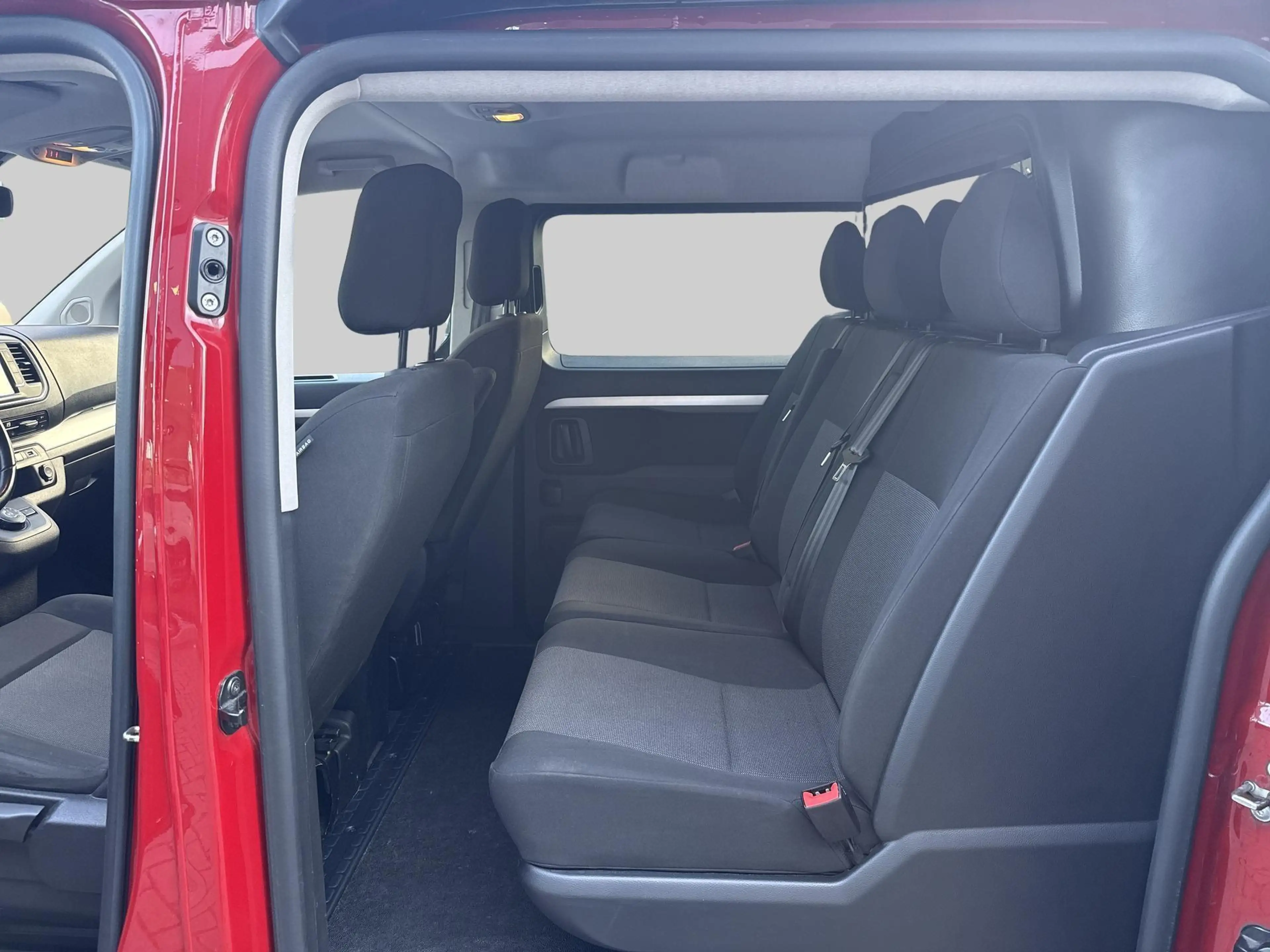 Peugeot Expert 2.0 BlueHDI 180 S&S DC | 2 zitplaatsen rechtsvoor — photo 6
