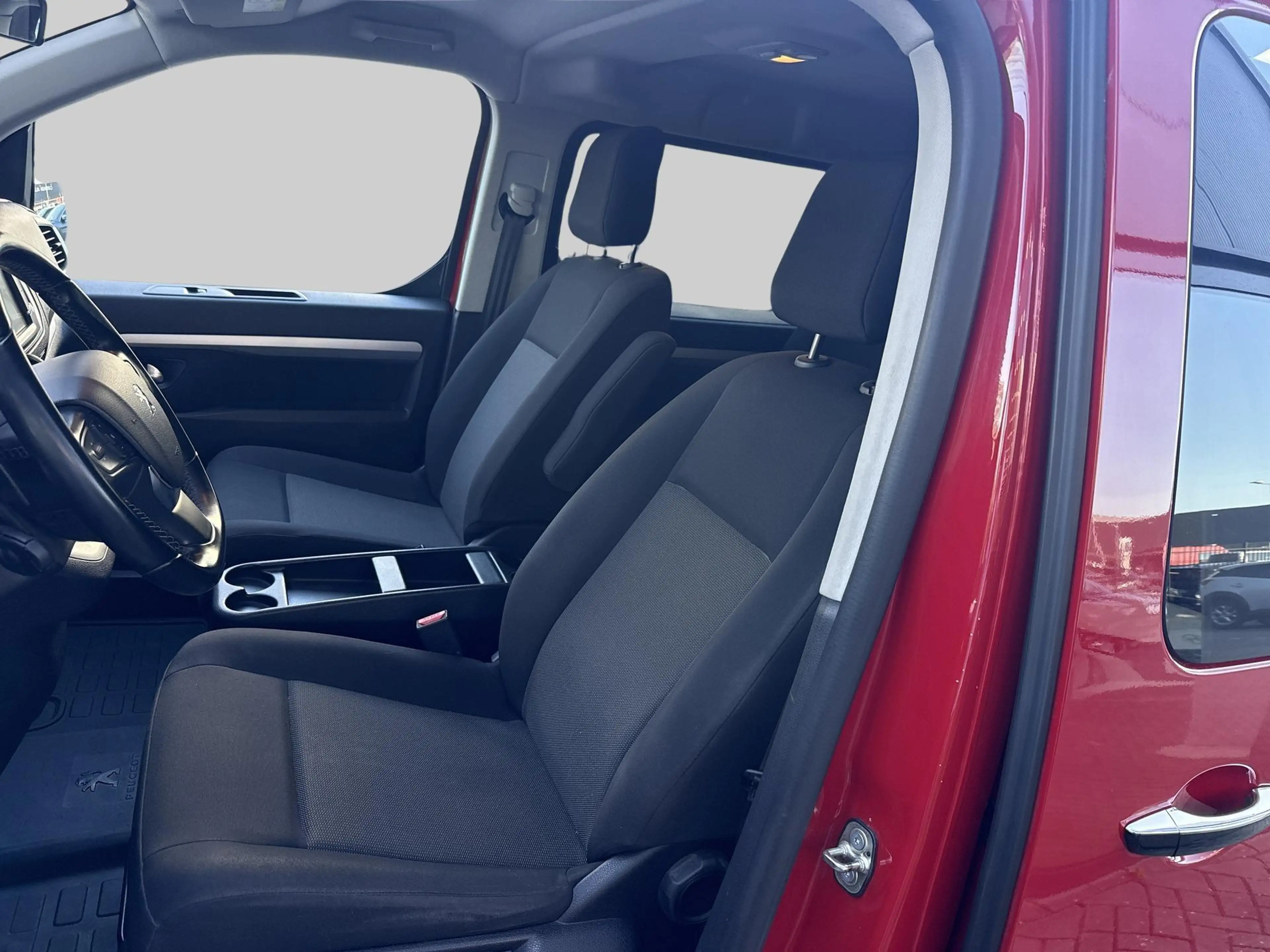 Peugeot Expert 2.0 BlueHDI 180 S&S DC | 2 zitplaatsen rechtsvoor — photo 14