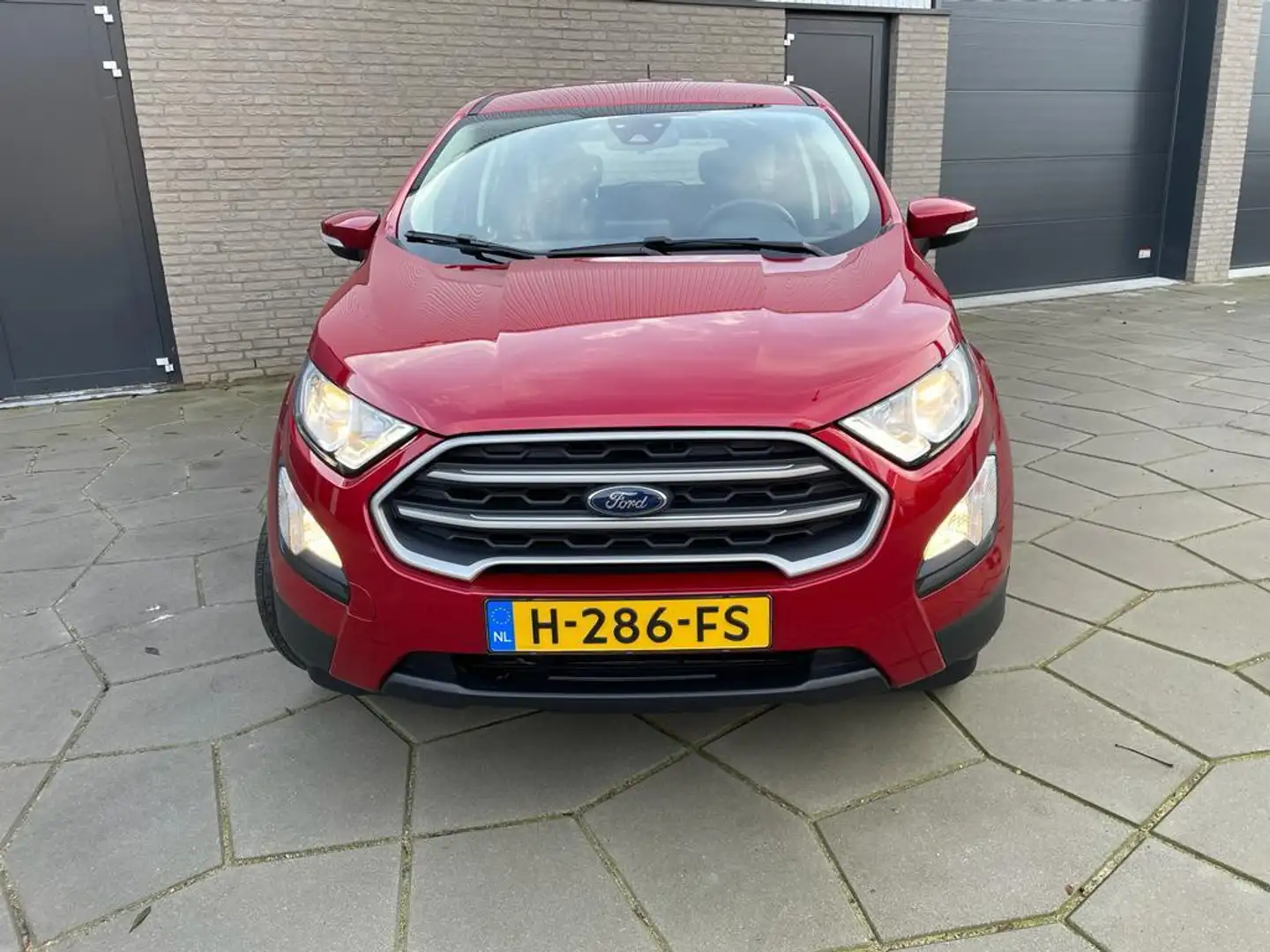 Ford EcoSport 1.0 EcoBoost Conn.|ook als Private-lease auto besc Rood - 2