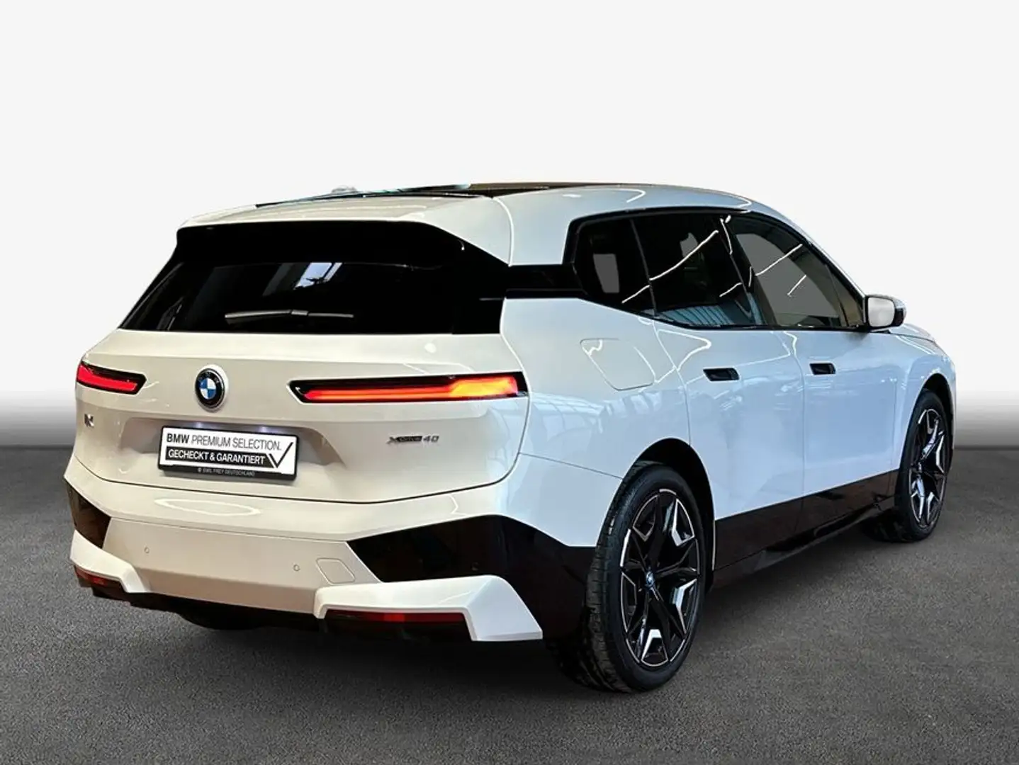 BMW iX xDrive40 *AHK*SHZ*Pano* Weiß - 2