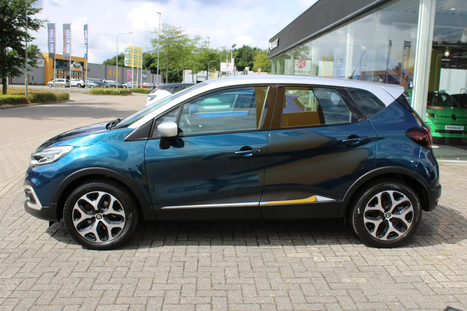 Renault Captur TCe 130 Intens l AUTOMAAT l TREKHAAK l STOELVERWAR Blauw - 2