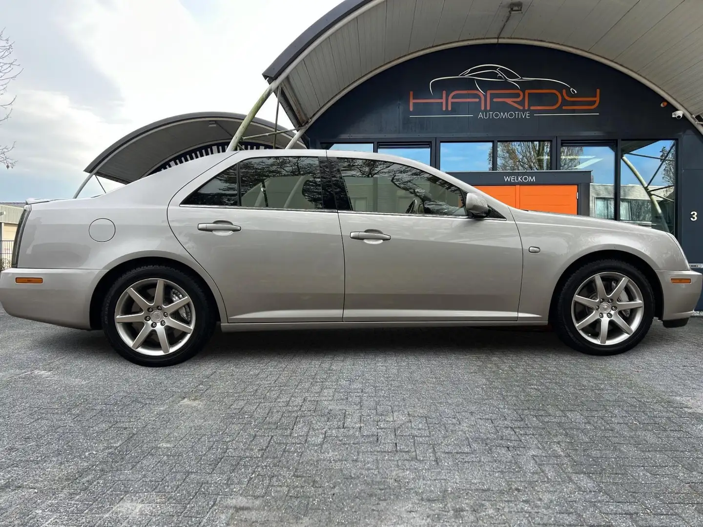 Cadillac STS 4.6 V8 Launch Edition Uniek Org NL Auto 126dkm Szürke - 2