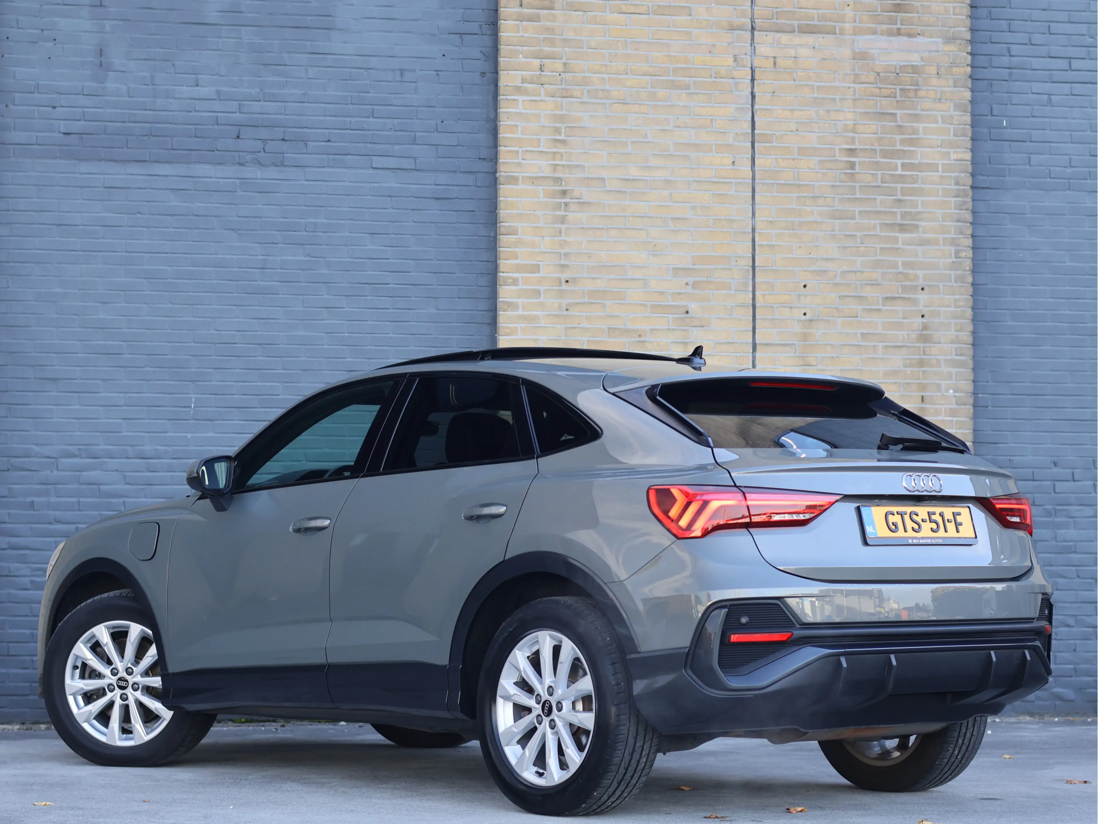 Audi Q3 Sportback 45 TFSI e S Edition | S line | Matrix LE — photo 2