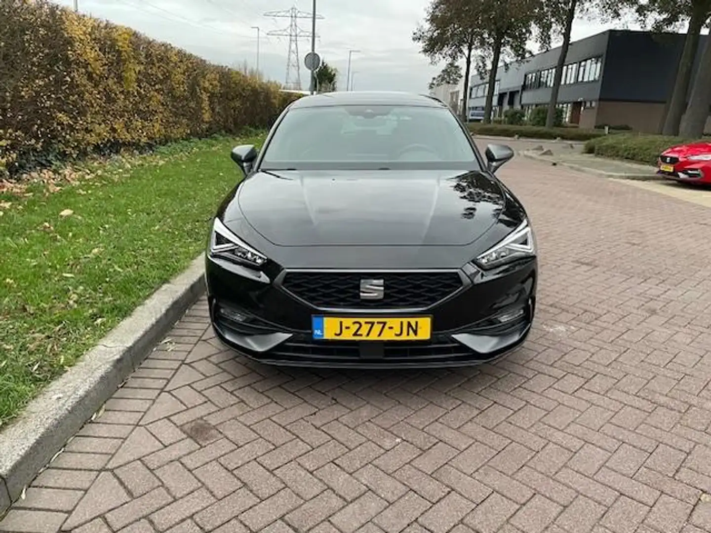 SEAT Leon 1.5 eTSI FR Launch Edition met Pano Noir - 2