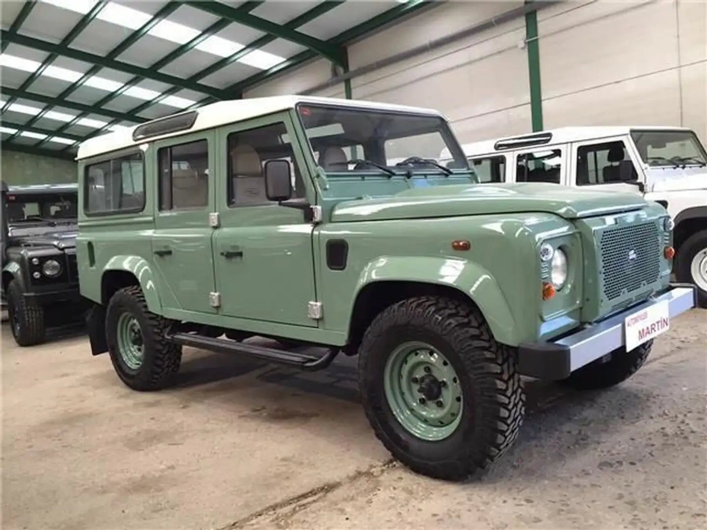 Land Rover Defender 110 SW SE Verde - 1