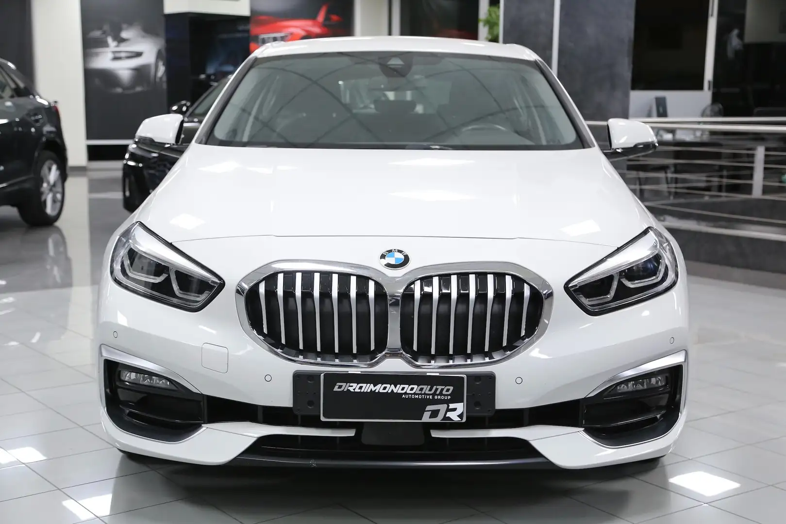 BMW 118 d Luxury auto Bianco - 2