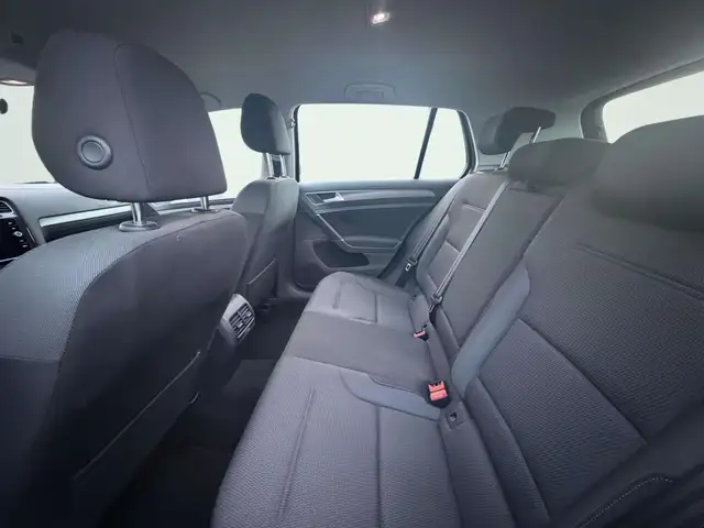Volkswagen E-Golf view 12