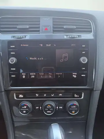 Volkswagen E-Golf view 14