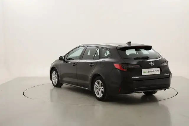 Toyota Corolla view 3