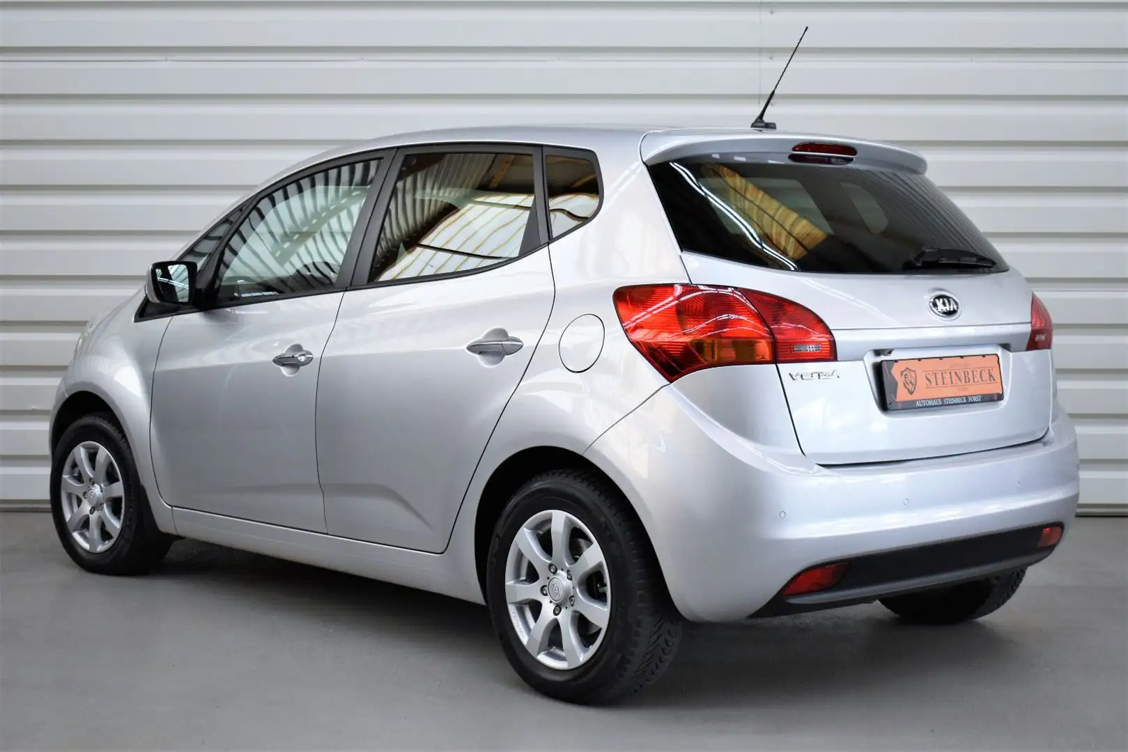Kia Venga FIFA World Cup Edition+Kamera+PDC+Navi+SHZ Silber - 2