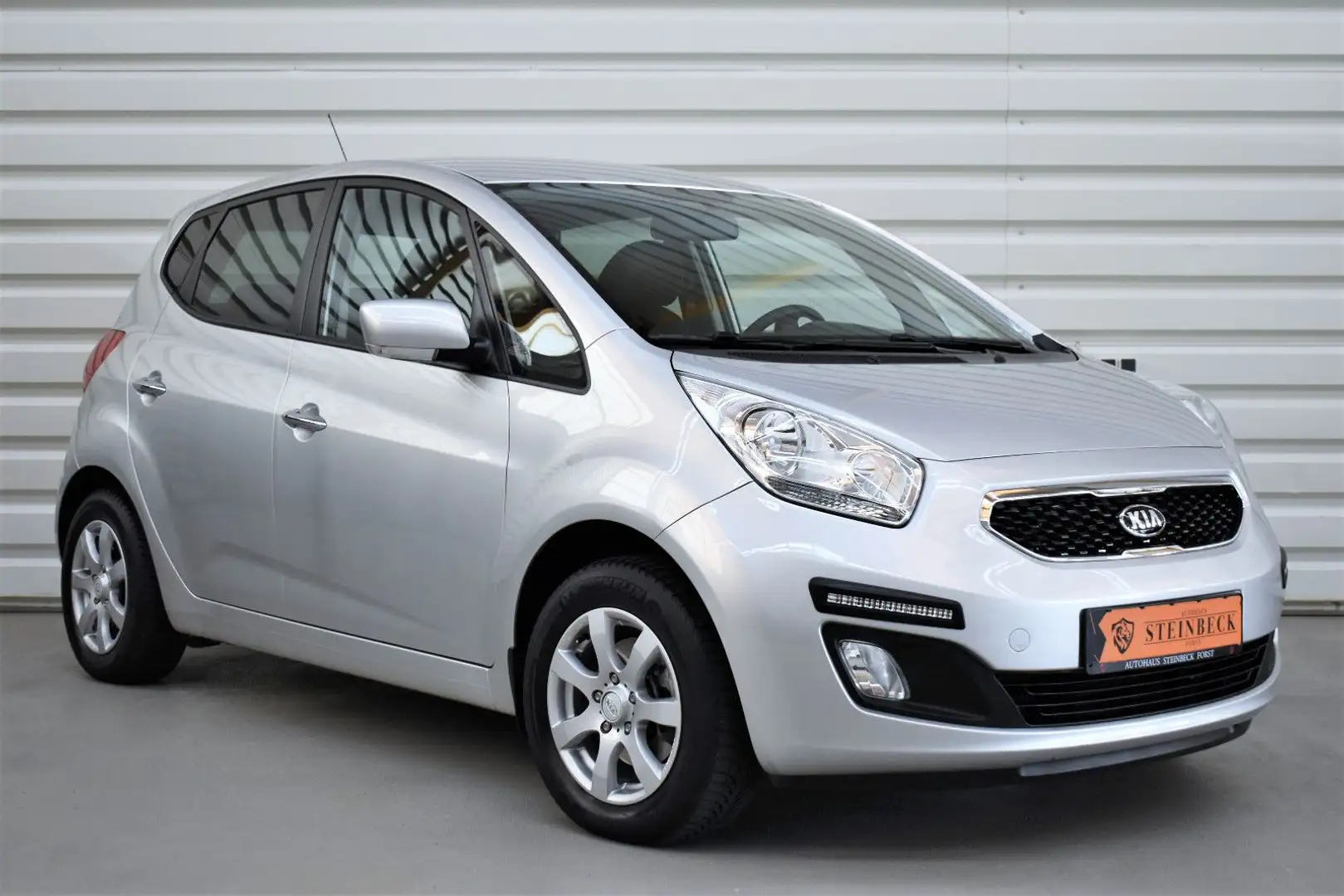 Kia Venga FIFA World Cup Edition+Kamera+PDC+Navi+SHZ Silber - 1