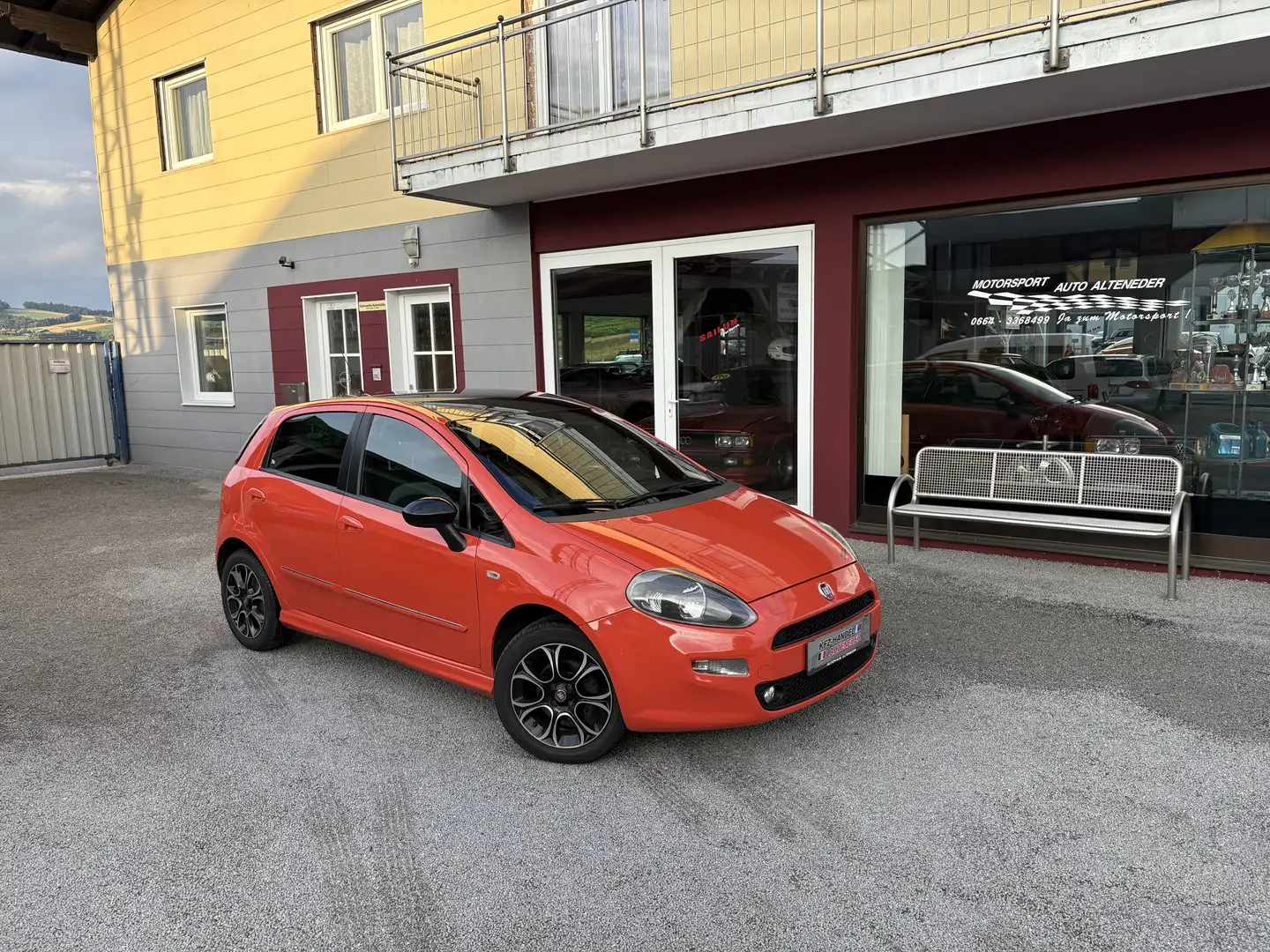 Fiat Punto 1,4 78 Lounge *ÖAMTC-GEPRÜFT|SONDERMODELL* Arancione - 1
