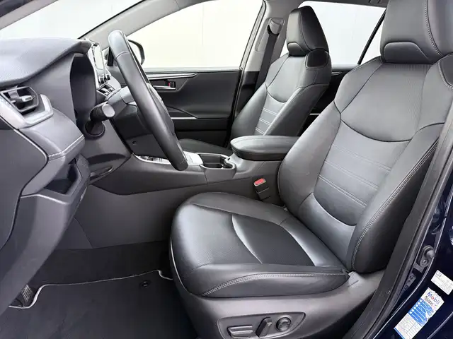 Toyota RAV4 view 10