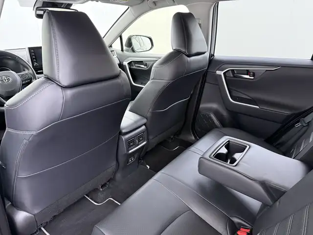 Toyota RAV4 view 11