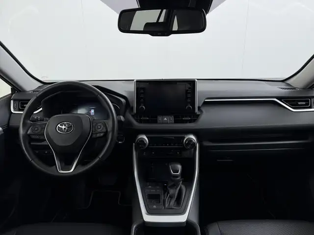Toyota RAV4 view 3