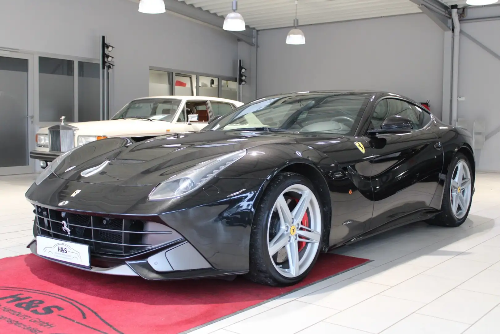 Ferrari F12 Berlinetta Lift+Scheckheft Zwart - 2