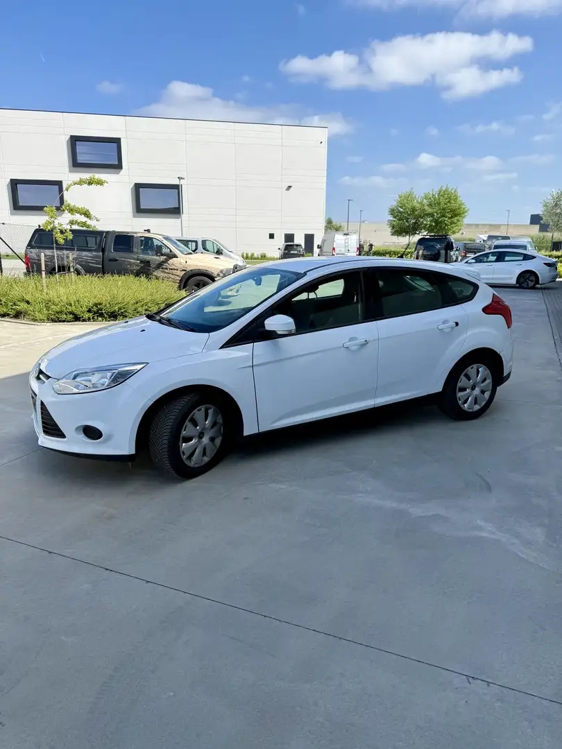 Ford Focus 1.0 EcoBoost Start-Stopp-System Trend Wit - 2