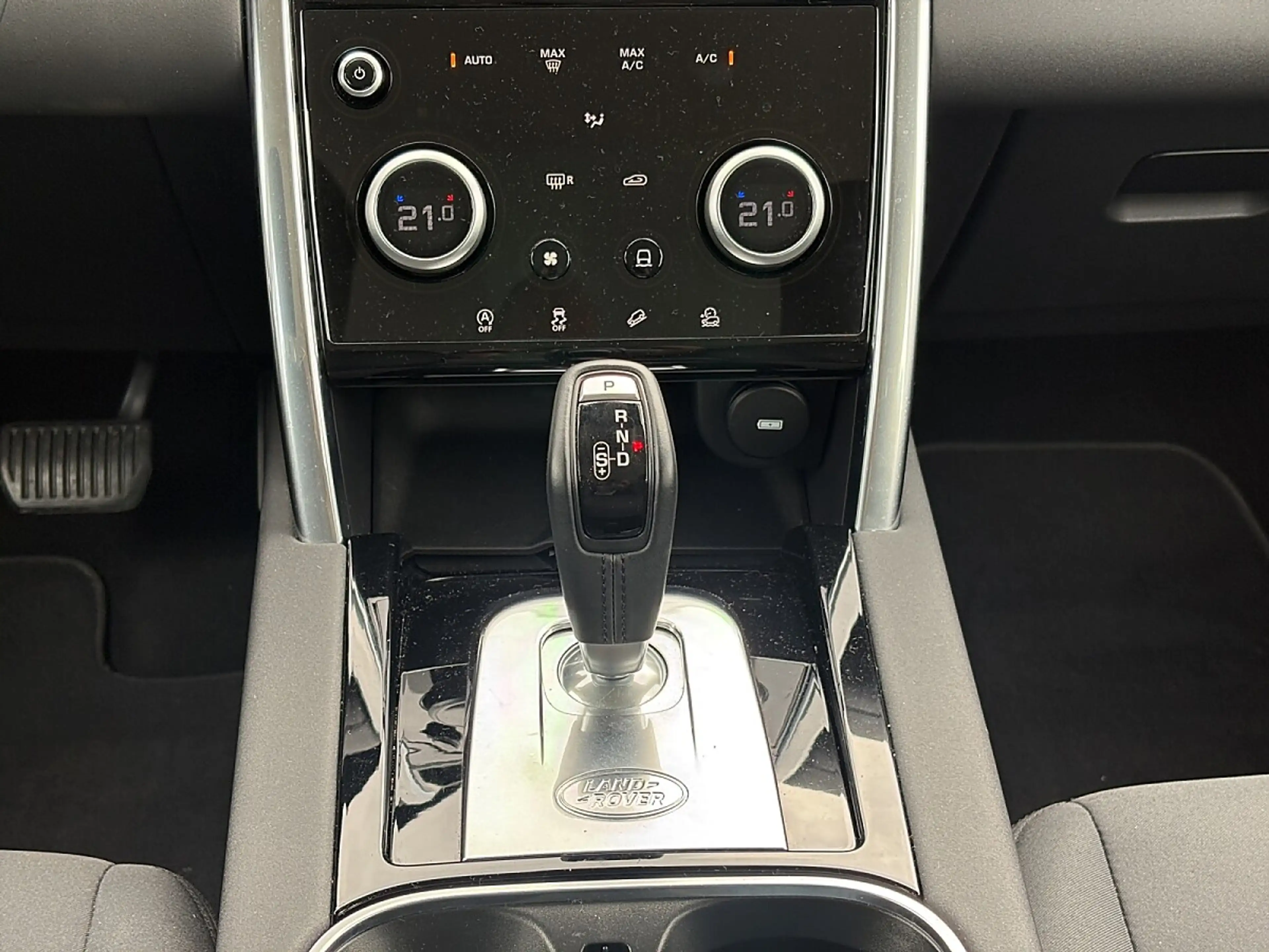 Land Rover Discovery Sport D150 4WD Aut. LED CAM NAVI PDC 360GRAD KEYLESS ... — photo 13