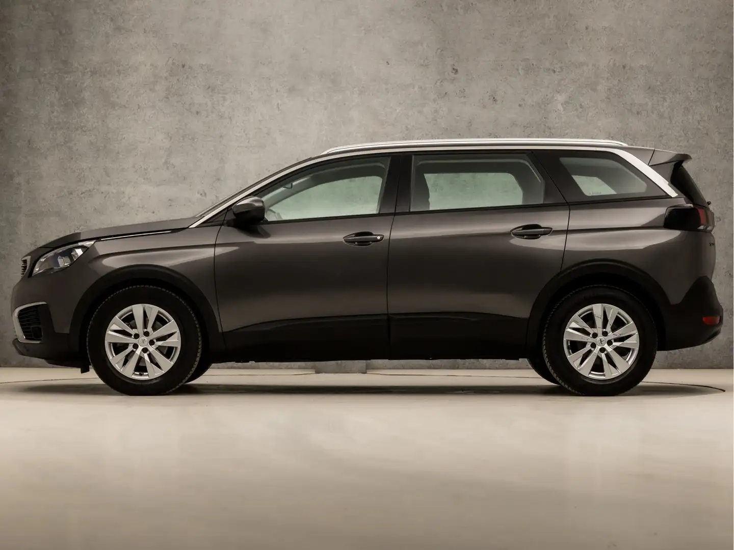 Peugeot 5008 1.2 PureTech Sport 7 Persoons (APPLE CARPLAY, GROO Grijs - 2