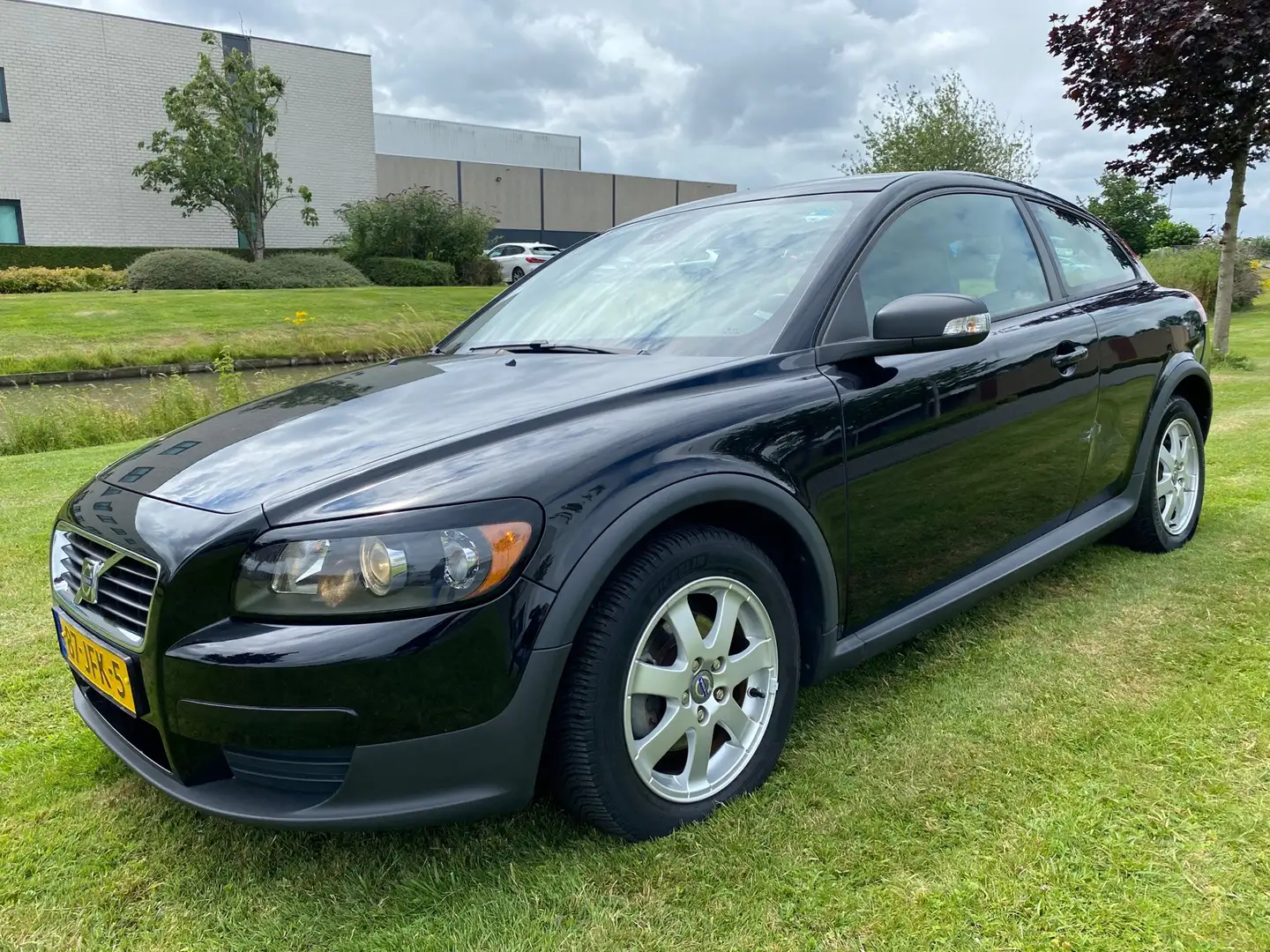 Volvo C30 2009 * 1.6 Advantage * UNIEKE KM-STAND * AIRCO * C Zwart - 1