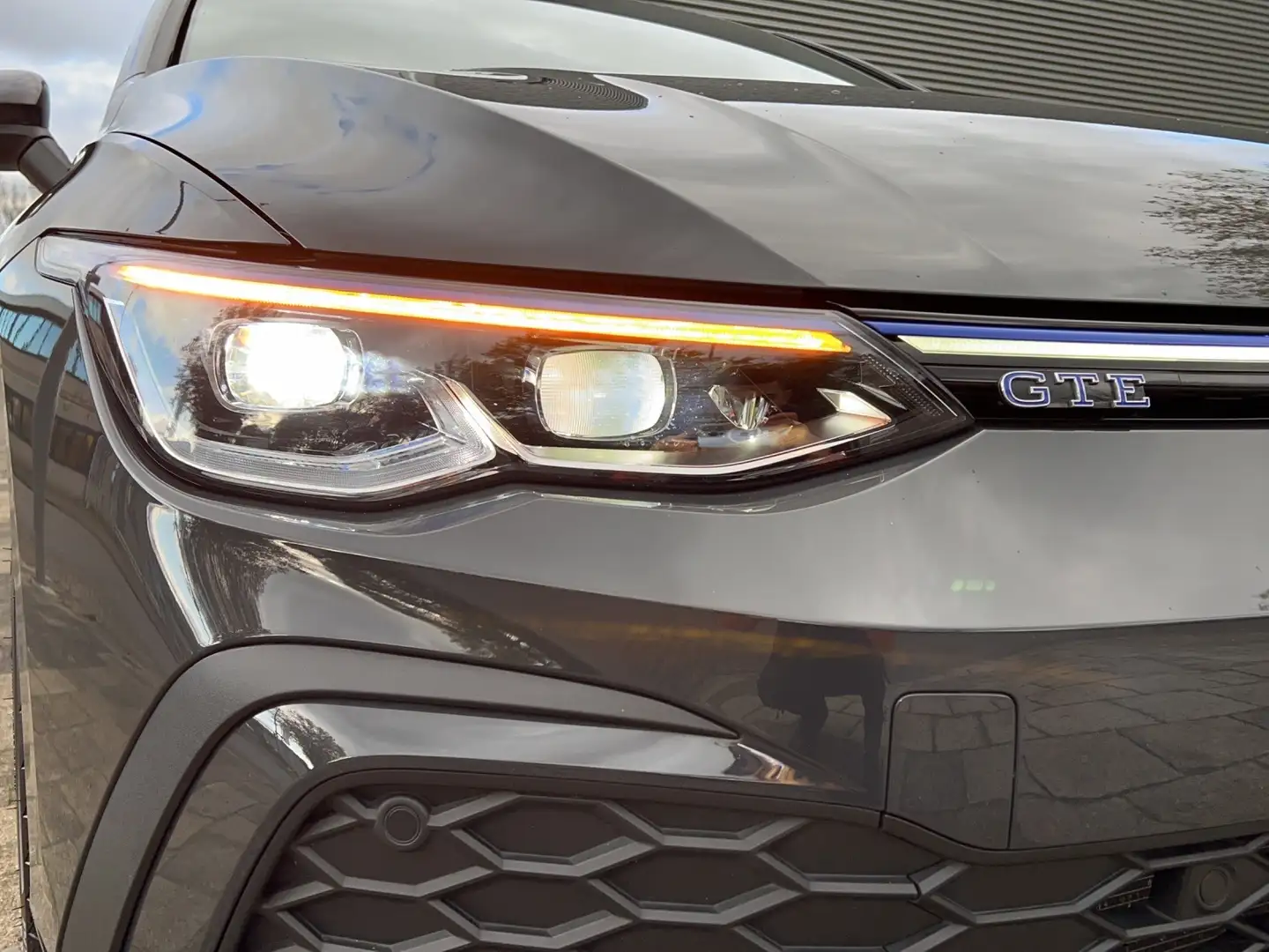 Volkswagen Golf GTE 1.4 eHybrid | 245pk | IQ Light | ad. cruise | stuu Grijs - 2
