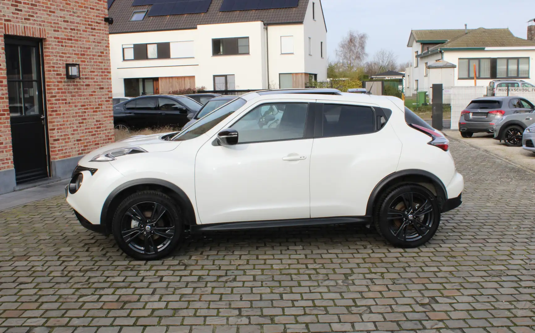 Nissan Juke 1.2 DIG-T 2WD N-Connecta 28000km !!!! White - 1