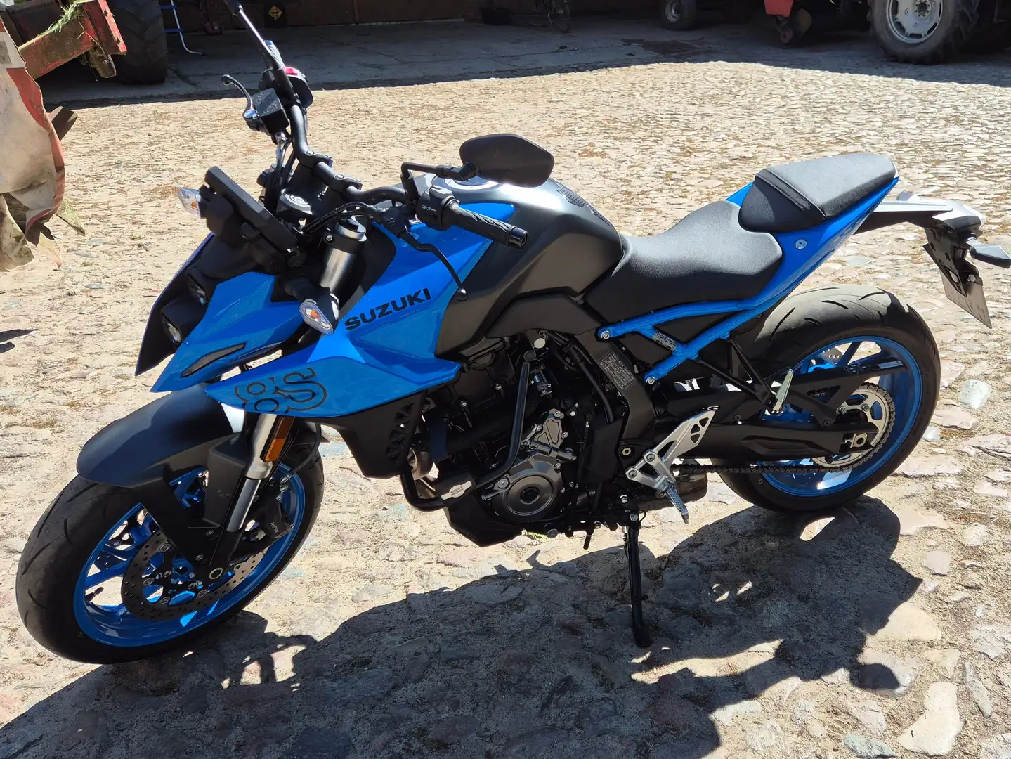Suzuki GSX 8S Kék - 1