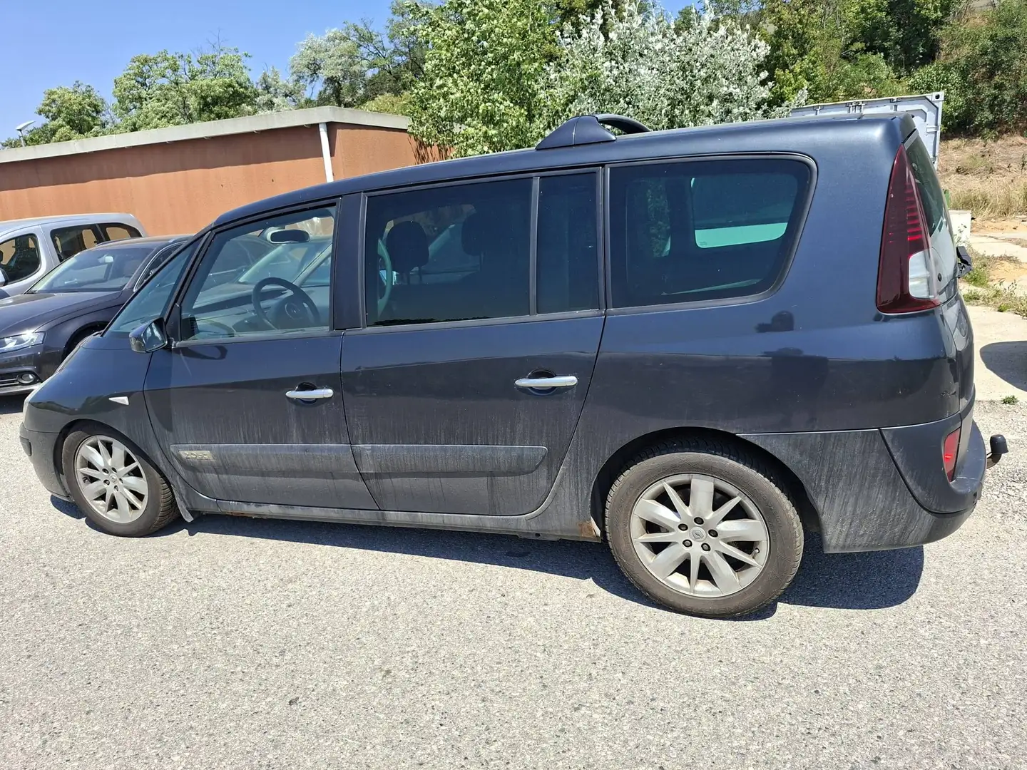 Renault Grand Espace Grand Espace 2,0 dCi Automatik pickerl abgelaufen Grau - 2