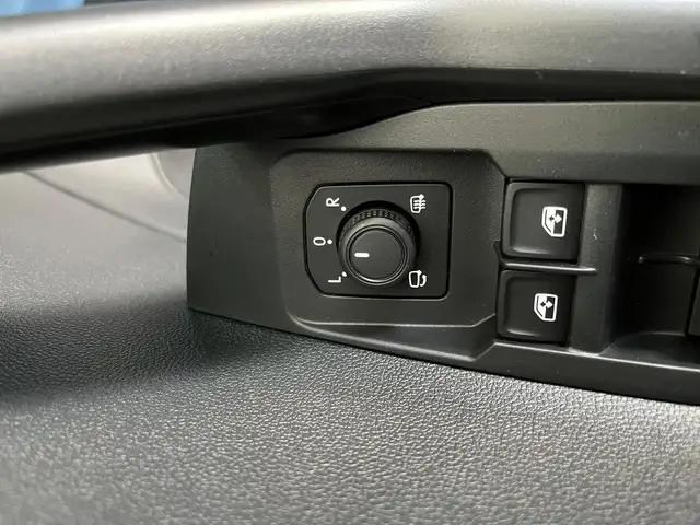 Volkswagen T-Cross view 9