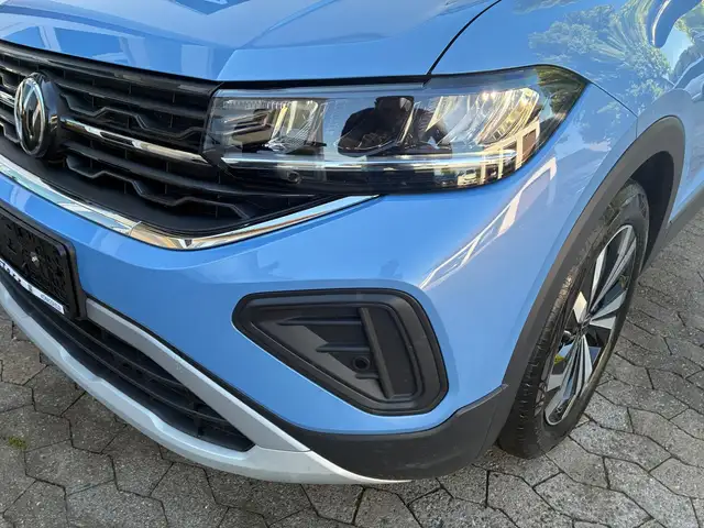 Volkswagen T-Cross view 3