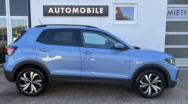 Volkswagen T-Cross view 5