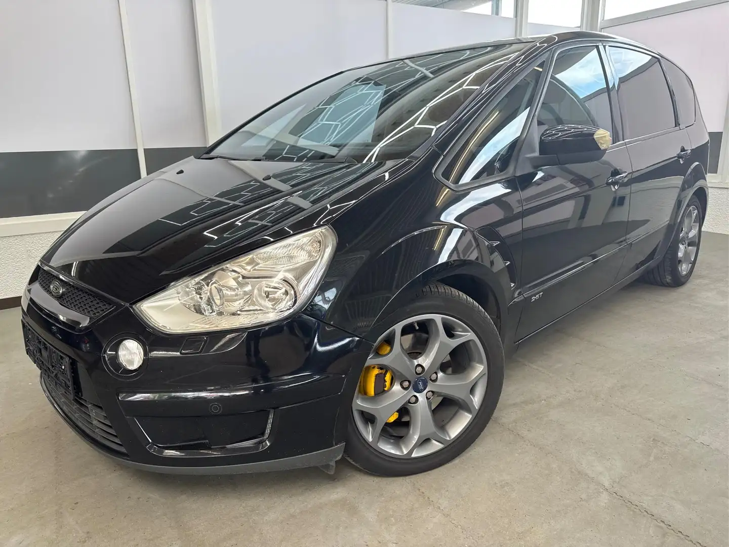 Ford S-Max TITANIUM 2.5 7-SITZER AHK XENON TEMPOMAT NAVI P... Negru - 1