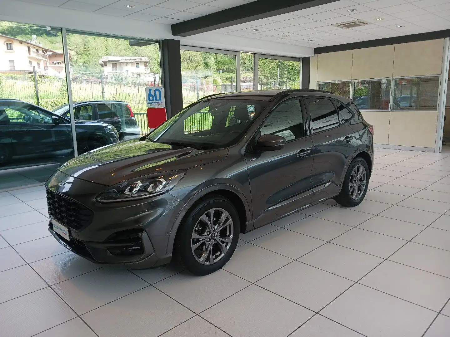 Ford Kuga 2.0 EcoBlue 120 CV aut. 2WD ST-Line Grigio - 1