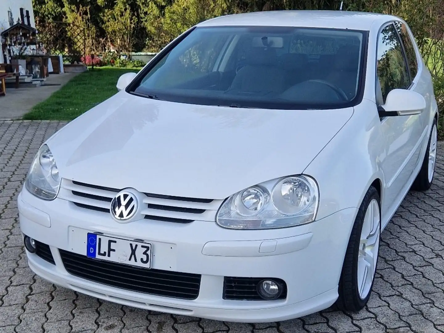 Volkswagen Golf VW Golf 5  1,6 Liter R32 Optik Webasto Sitzheizung Weiß - 1