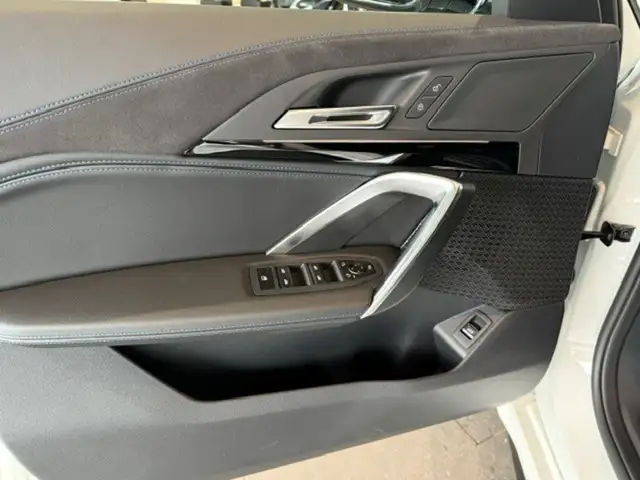 BMW X1 view 8