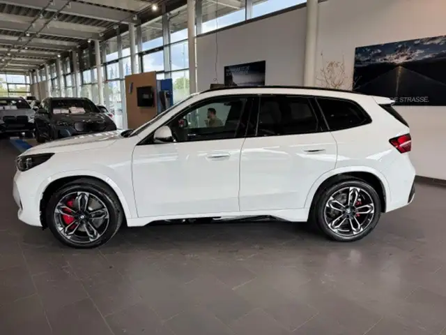 BMW X1 view 5
