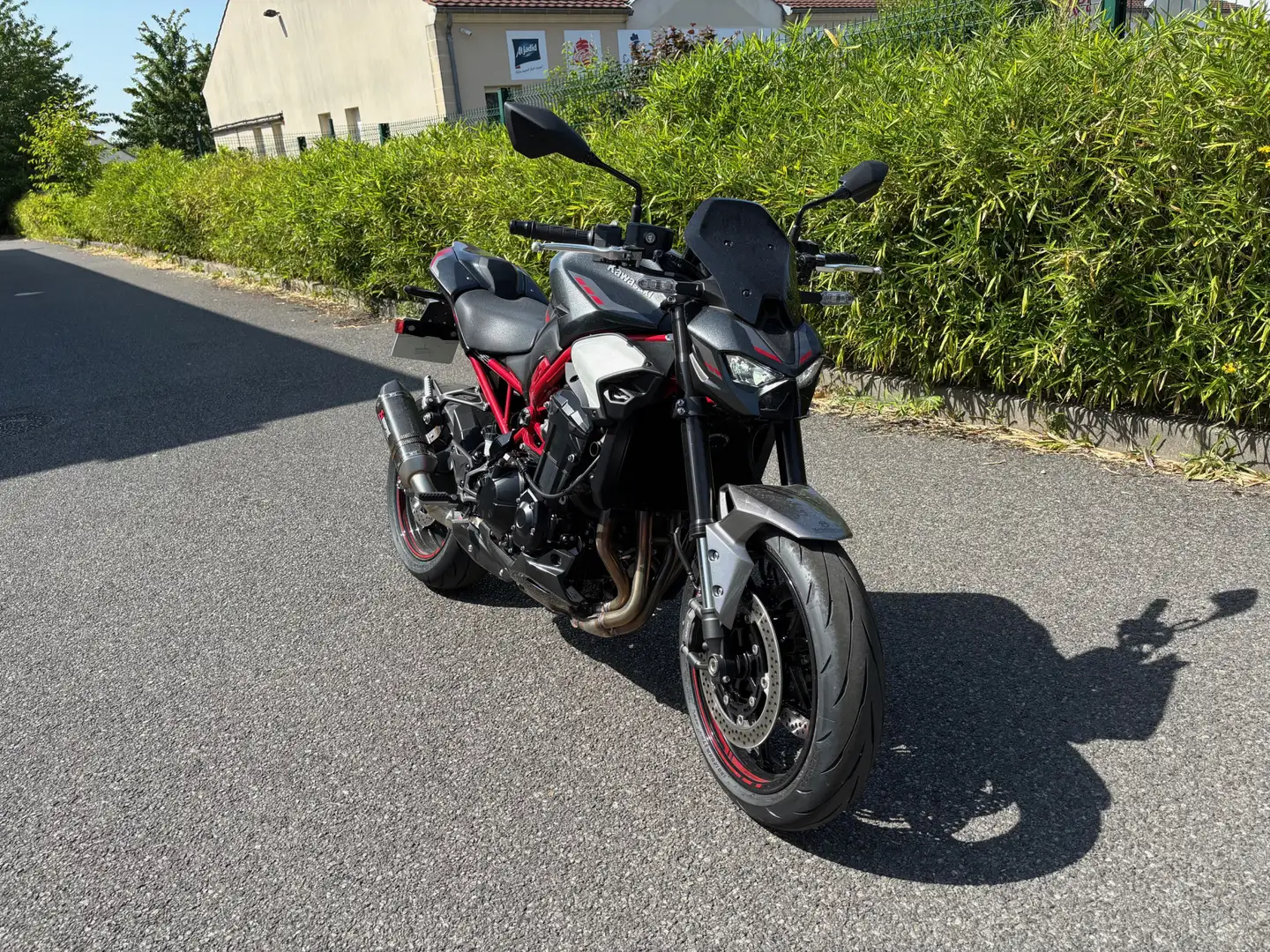 Kawasaki Z 900 Rouge - 2