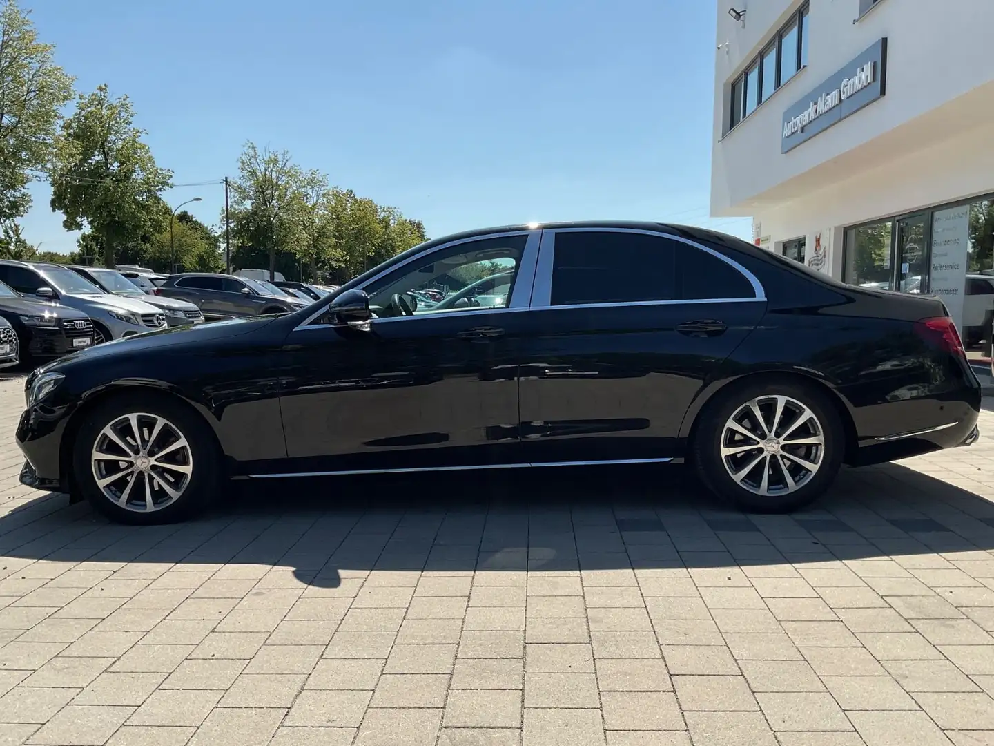 Mercedes-Benz E 220 d Lim. ACC Leder Pano RFK Zwart - 2
