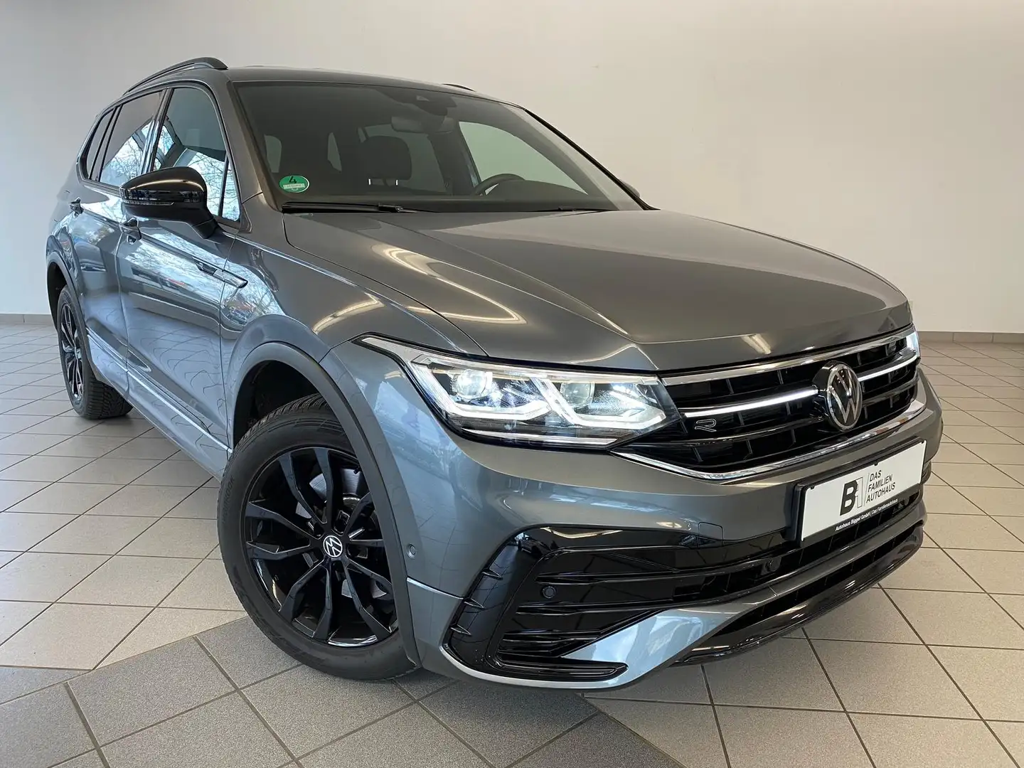 Volkswagen Tiguan Allspace R-Line 4Motion, AHK MATRIX-LED BLACK STYLE Gris - 2