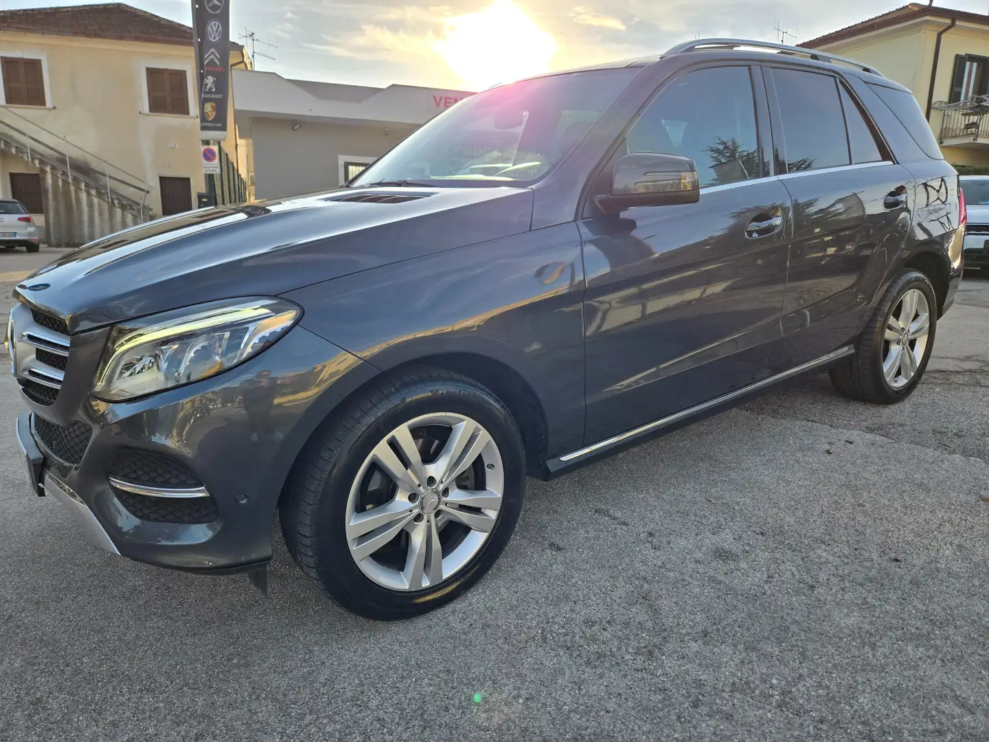 Mercedes-Benz GLE 250 GLE 250 d Premium 4matic auto *TETTO* LED*NAVI Grigio - 1
