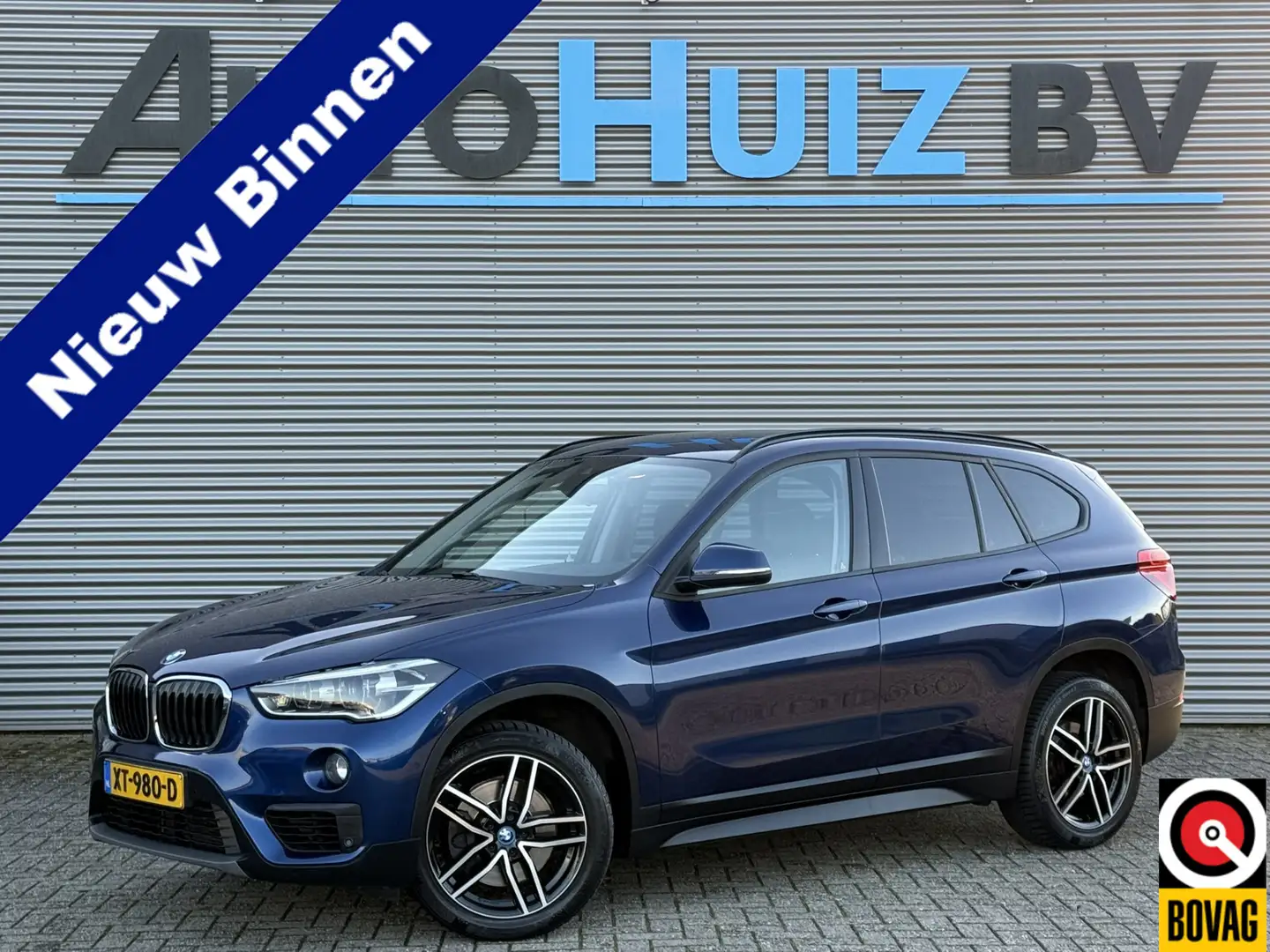 BMW X1 sDrive20i Executive LED Achteruitrijcamera Climate Blauw - 1