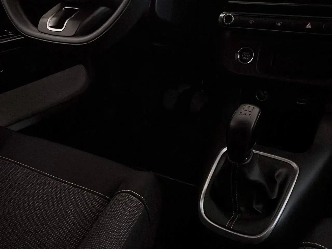 Citroen C3 PureTech 83 S&S Shine 24