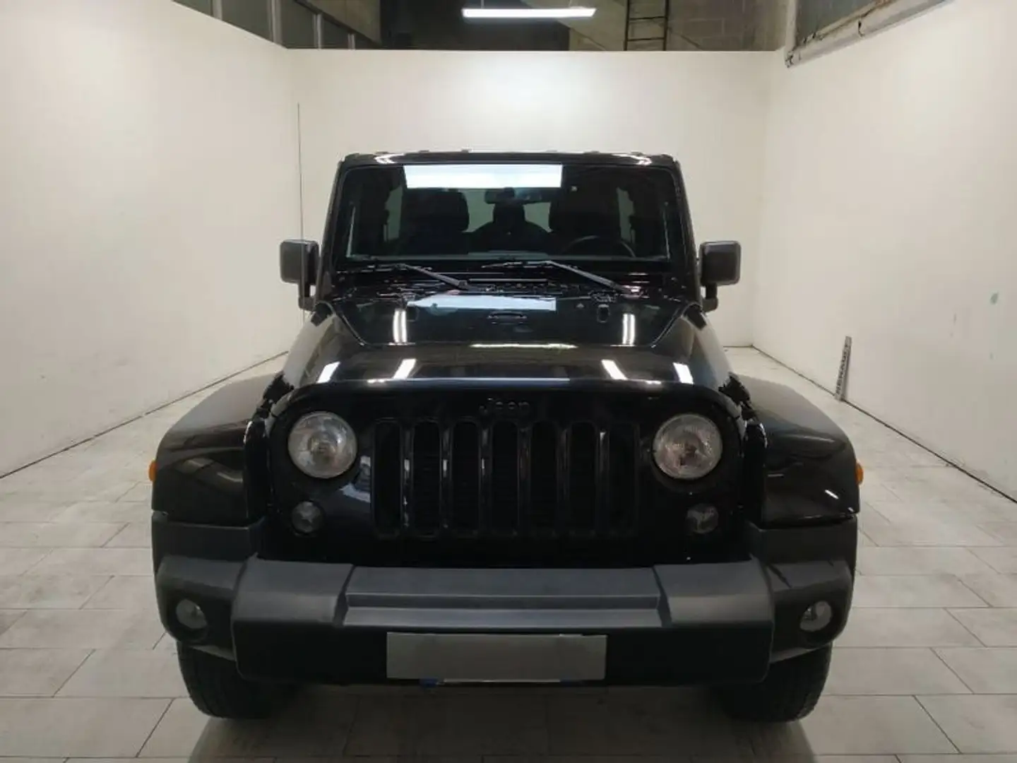 Jeep Wrangler Unlimited 2.8 crd Night Eagle auto Siyah - 2