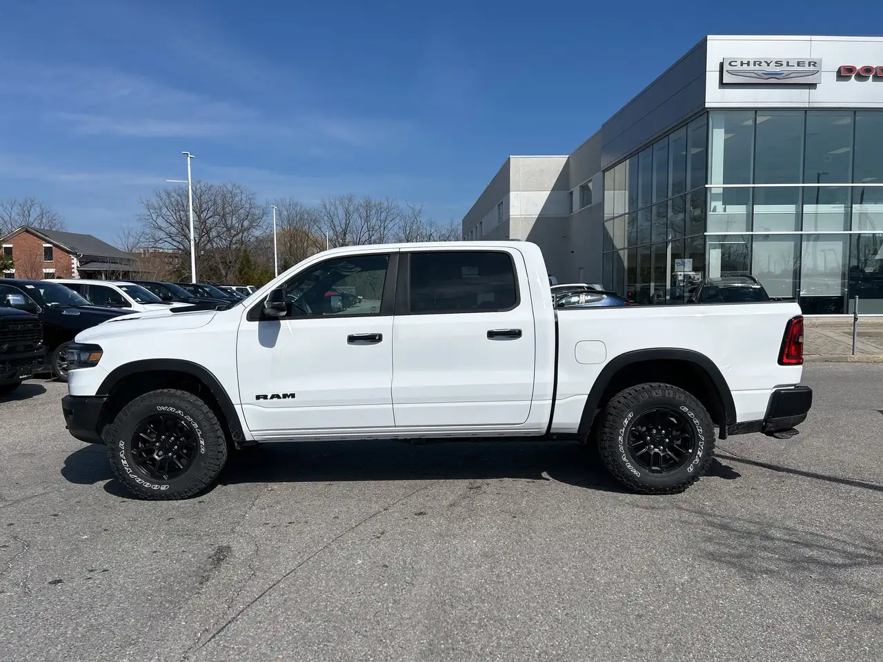 RAM 1500 снимка RAM 1500