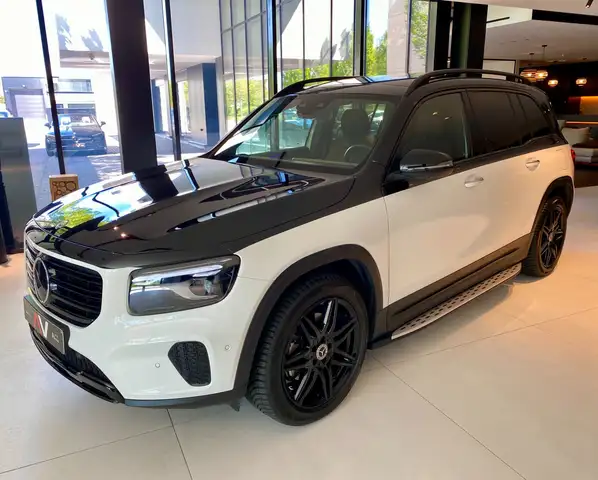 Mercedes-Benz GLB 250 8G Mild Hybr. 4Matic SPORT & NIGHT TWO-TONE 19"AMG/Distronic+/Leder/360°/PanoDak/Keyless/MultiBeam/Trekhaak